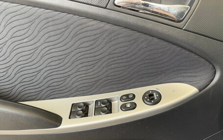 Hyundai Solaris II рестайлинг, 2011 год, 650 000 рублей, 8 фотография
