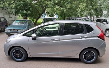 Honda Fit III, 2018 год, 1 200 000 рублей, 4 фотография