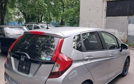 Honda Fit III, 2018 год, 1 200 000 рублей, 7 фотография