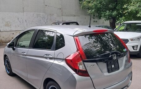 Honda Fit III, 2018 год, 1 200 000 рублей, 5 фотография