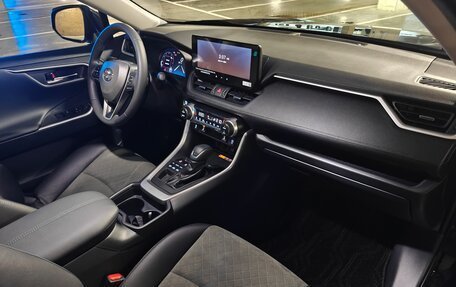 Toyota RAV4, 2025 год, 3 990 000 рублей, 10 фотография