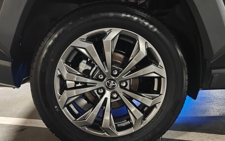Toyota RAV4, 2025 год, 3 990 000 рублей, 13 фотография