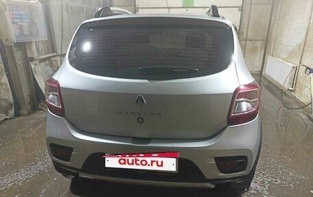 Renault Sandero II рестайлинг, 2022 год, 1 550 000 рублей, 2 фотография