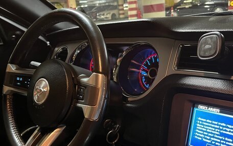 Ford Mustang VI рестайлинг, 2013 год, 3 800 000 рублей, 12 фотография