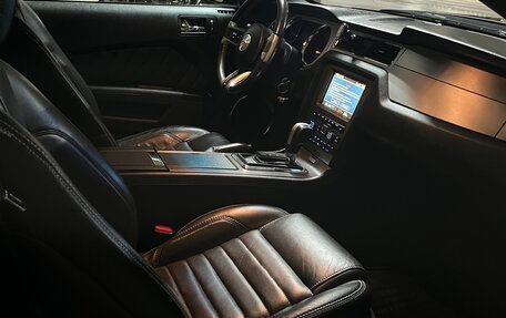 Ford Mustang VI рестайлинг, 2013 год, 3 800 000 рублей, 11 фотография