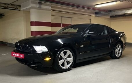 Ford Mustang VI рестайлинг, 2013 год, 3 800 000 рублей, 2 фотография