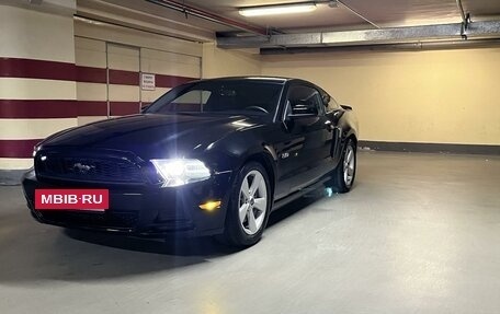 Ford Mustang VI рестайлинг, 2013 год, 3 800 000 рублей, 3 фотография