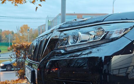 Toyota Land Cruiser Prado 150 рестайлинг 2, 2022 год, 8 300 000 рублей, 2 фотография