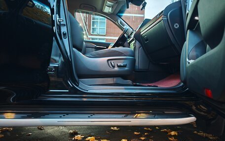 Toyota Land Cruiser Prado 150 рестайлинг 2, 2022 год, 8 300 000 рублей, 13 фотография