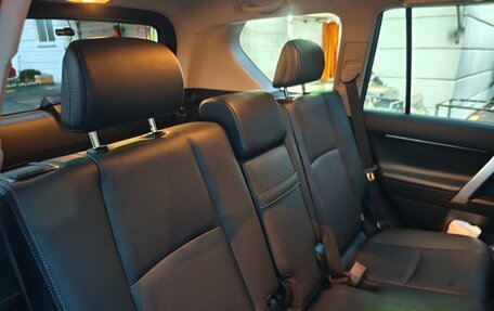 Toyota Land Cruiser Prado 150 рестайлинг 2, 2022 год, 8 300 000 рублей, 11 фотография