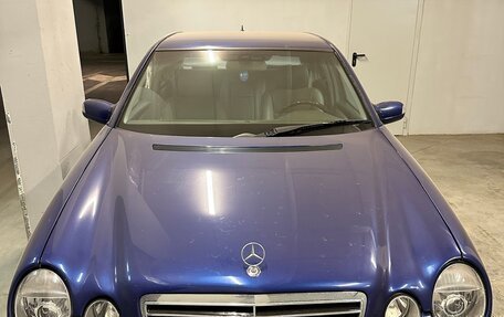 Mercedes-Benz E-Класс, 2001 год, 1 300 000 рублей, 2 фотография