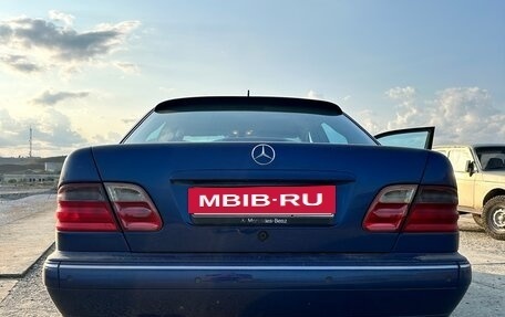 Mercedes-Benz E-Класс, 2001 год, 1 300 000 рублей, 7 фотография