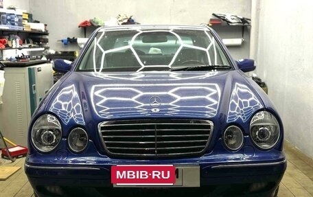 Mercedes-Benz E-Класс, 2001 год, 1 300 000 рублей, 3 фотография