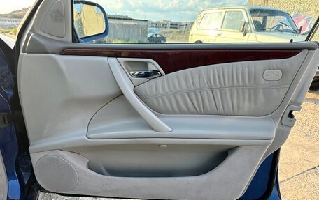 Mercedes-Benz E-Класс, 2001 год, 1 300 000 рублей, 15 фотография