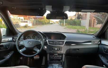 Mercedes-Benz E-Класс, 2010 год, 1 500 000 рублей, 13 фотография