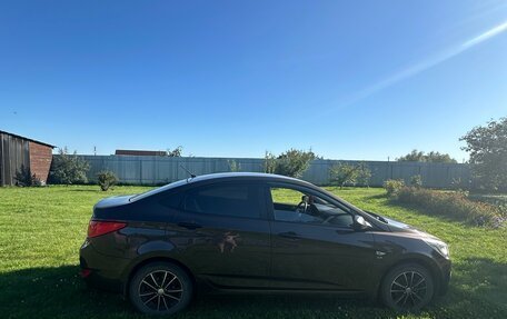 Hyundai Solaris II рестайлинг, 2016 год, 1 100 000 рублей, 4 фотография