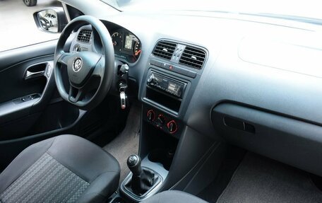 Volkswagen Polo VI (EU Market), 2016 год, 885 000 рублей, 14 фотография