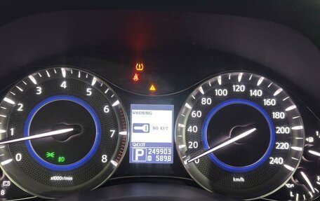 Infiniti QX56, 2011 год, 2 520 000 рублей, 6 фотография