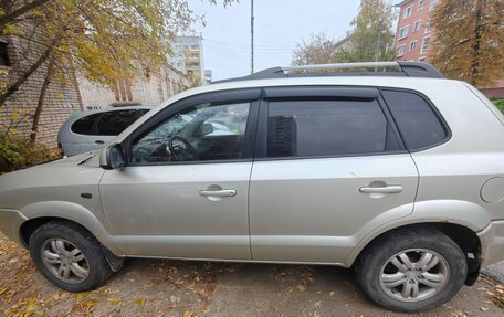 Hyundai Tucson III, 2008 год, 650 000 рублей, 2 фотография