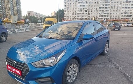 Hyundai Solaris II рестайлинг, 2017 год, 1 100 000 рублей, 1 фотография