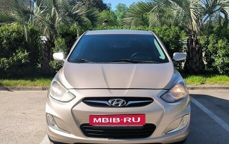 Hyundai Solaris II рестайлинг, 2013 год, 650 000 рублей, 5 фотография