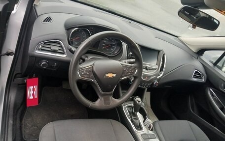 Chevrolet Cruze II, 2018 год, 945 000 рублей, 7 фотография