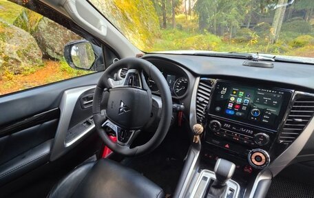 Mitsubishi Pajero Sport III рестайлинг, 2018 год, 5 600 000 рублей, 18 фотография