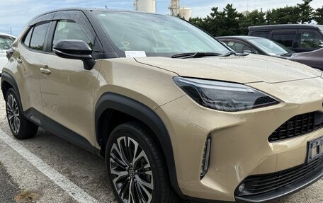 Toyota Yaris Cross, 2022 год, 1 990 000 рублей, 3 фотография