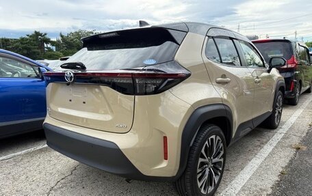 Toyota Yaris Cross, 2022 год, 1 990 000 рублей, 4 фотография