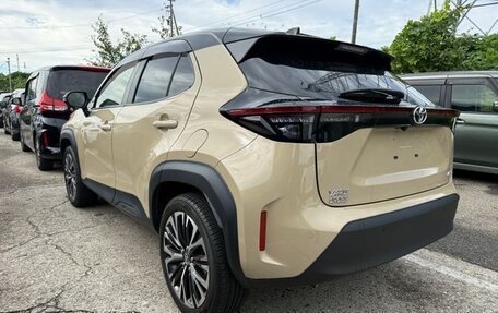 Toyota Yaris Cross, 2022 год, 1 990 000 рублей, 6 фотография