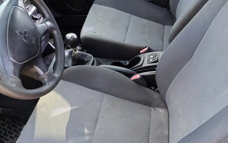 Mitsubishi Carisma I, 2001 год, 150 000 рублей, 5 фотография