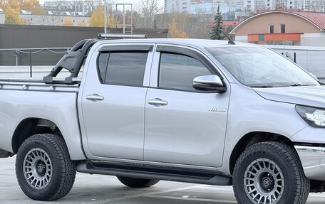 Toyota Hilux VIII, 2022 год, 4 950 000 рублей, 8 фотография