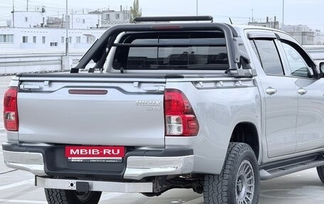 Toyota Hilux VIII, 2022 год, 4 950 000 рублей, 6 фотография