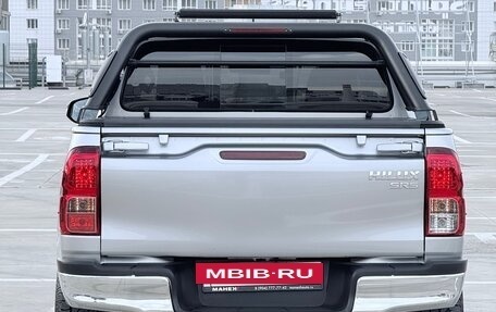 Toyota Hilux VIII, 2022 год, 4 950 000 рублей, 5 фотография