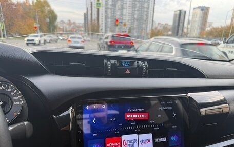 Toyota Hilux VIII, 2022 год, 4 950 000 рублей, 32 фотография