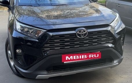 Toyota RAV4, 2019 год, 2 800 000 рублей, 2 фотография