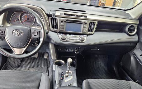 Toyota RAV4, 2014 год, 1 850 000 рублей, 12 фотография