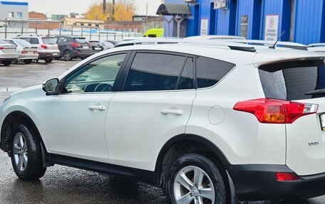 Toyota RAV4, 2014 год, 1 850 000 рублей, 17 фотография