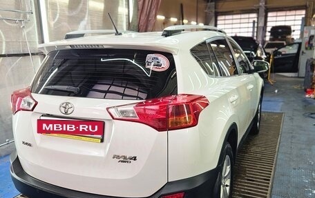 Toyota RAV4, 2014 год, 1 850 000 рублей, 7 фотография