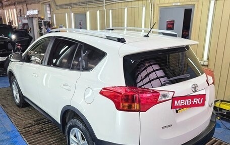 Toyota RAV4, 2014 год, 1 850 000 рублей, 13 фотография