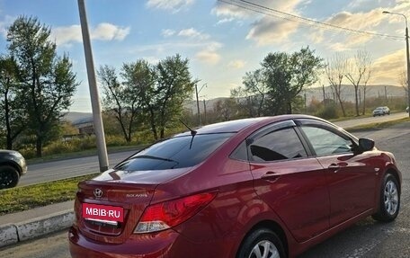 Hyundai Solaris II рестайлинг, 2013 год, 1 100 000 рублей, 4 фотография