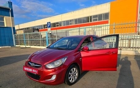 Hyundai Solaris II рестайлинг, 2013 год, 1 100 000 рублей, 5 фотография