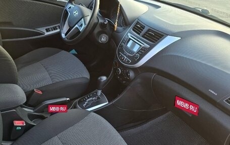 Hyundai Solaris II рестайлинг, 2013 год, 1 100 000 рублей, 12 фотография