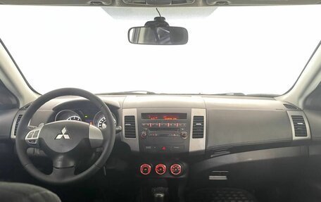 Mitsubishi Outlander III рестайлинг 3, 2010 год, 950 000 рублей, 17 фотография