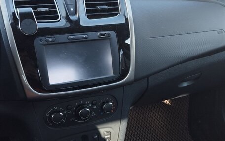 Renault Logan II, 2016 год, 750 000 рублей, 7 фотография