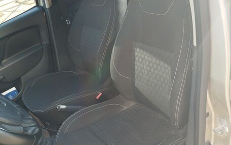 Renault Logan II, 2016 год, 750 000 рублей, 8 фотография