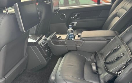 Land Rover Range Rover IV рестайлинг, 2019 год, 9 000 000 рублей, 13 фотография