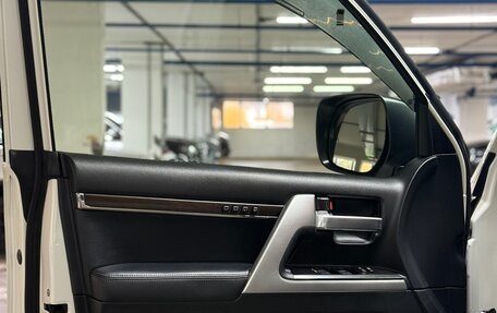 Toyota Land Cruiser 200, 2018 год, 6 299 000 рублей, 9 фотография