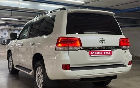 Toyota Land Cruiser 200, 2018 год, 6 299 000 рублей, 4 фотография