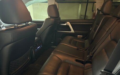 Toyota Land Cruiser 200, 2018 год, 6 299 000 рублей, 16 фотография